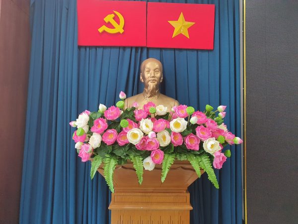 Hoa Sen Bục Bác Hồ