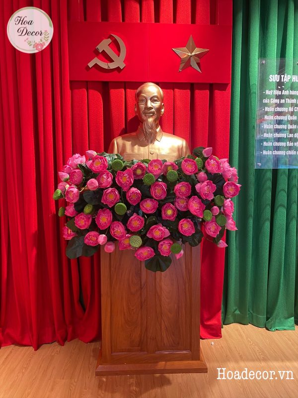Hoa Sen Bục Bác Hồ