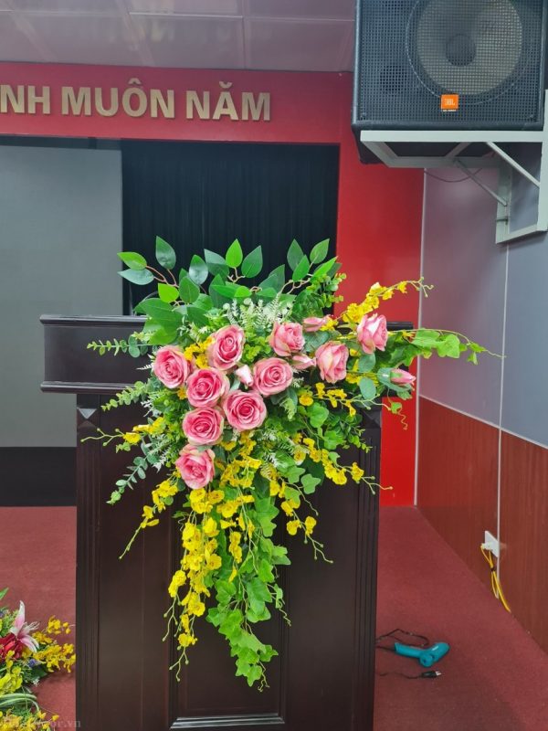 Hoa Bục Phát Biểu